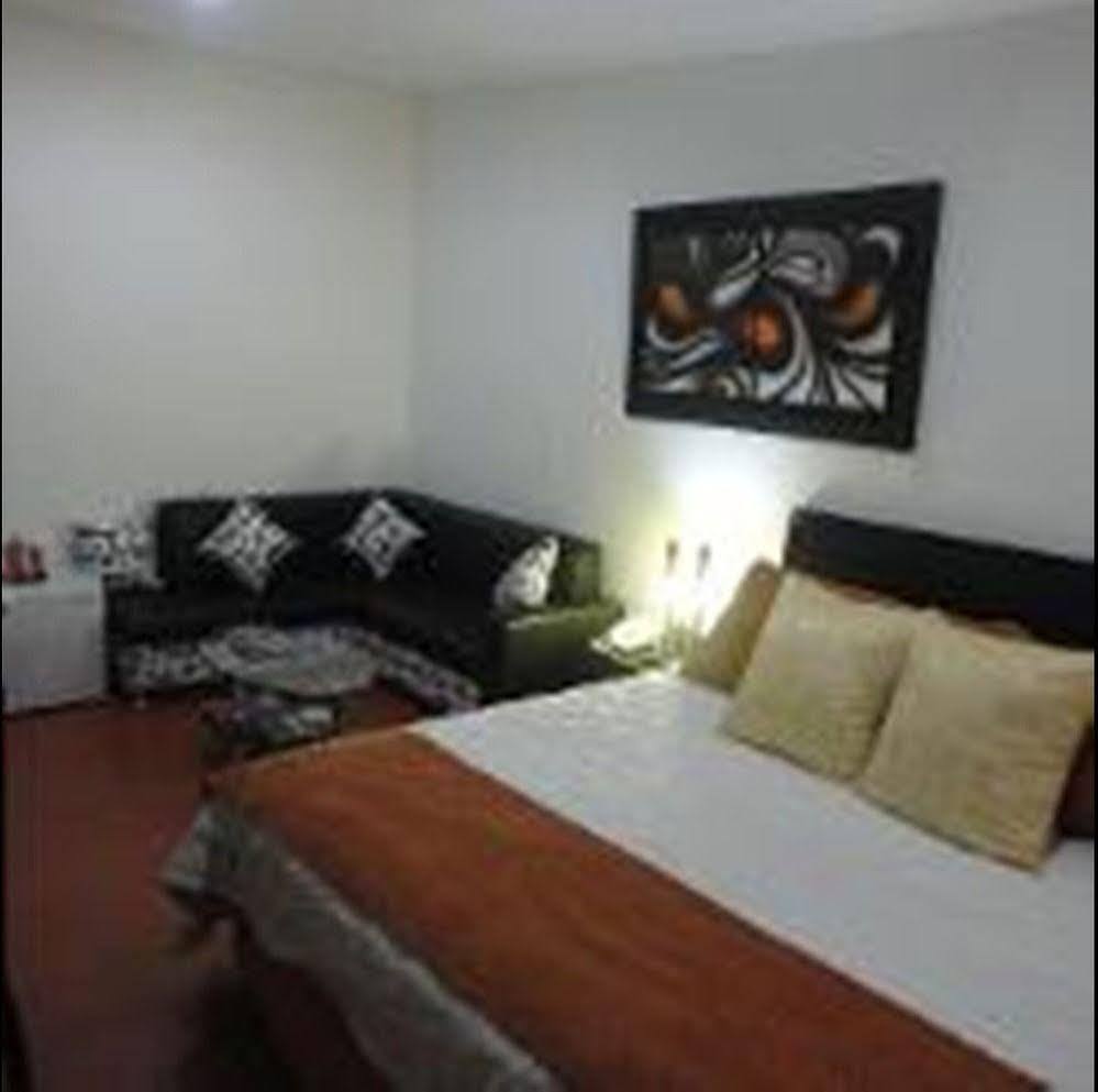 פאסטו Hotel Palermo Suite מראה חיצוני תמונה